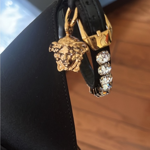 NEW Versace Medusa Aveitas pump - Picture 6 of 9